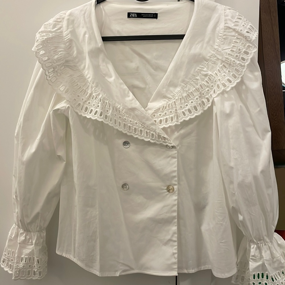 shirt / blouse with detailed collar and sleeves
